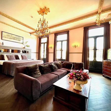 Grand Cafe Hotel De Bourgondier Bergen op Zoom Exteriör bild
