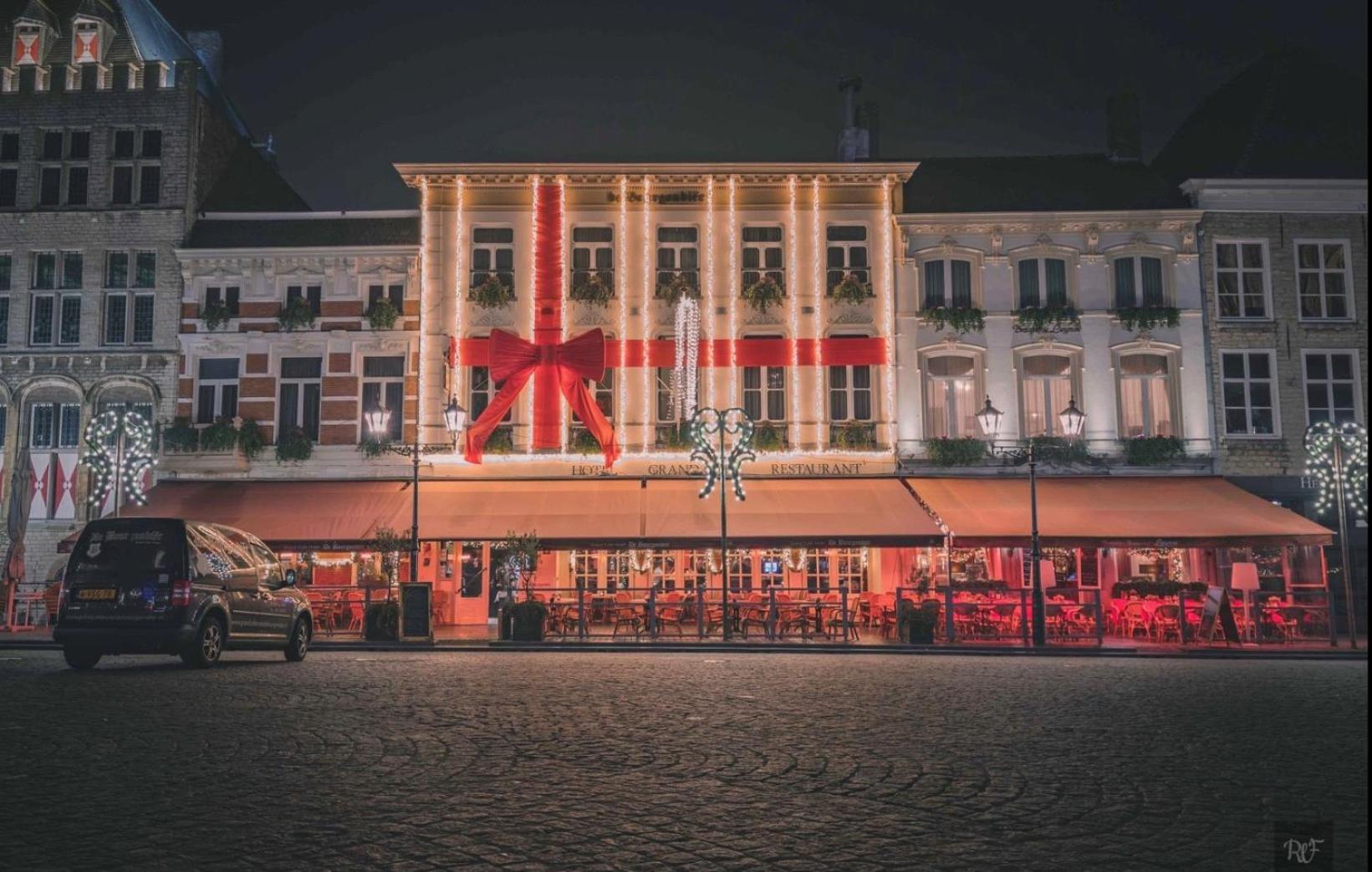 Grand Cafe Hotel De Bourgondier Bergen op Zoom Exteriör bild